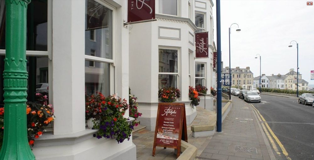 Hotel Portrush Adelphi Zewnętrze zdjęcie The exterior of the restaurant in 2007
